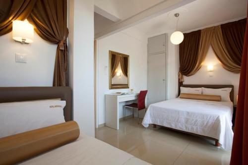 Metropolis Hotel - image 10