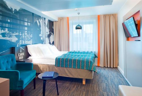 Solo Sokos Hotel Lahden Seurahuone Located in Lahti City Center, Solo Sokos Hotel Lahden Seurahuone is a perfect starting point from which to explore Lahti. Featuring a complete list of amenities, guests will find their stay at the pro