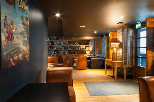 ผับ/เลาจน์, Solo Sokos Hotel Lahden Seurahuone in ลาห์ติ