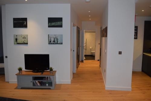 London City Island 3 Bedroom Luxury Apartments, Canary Wharf, E14, Londýn (fotografie 8)