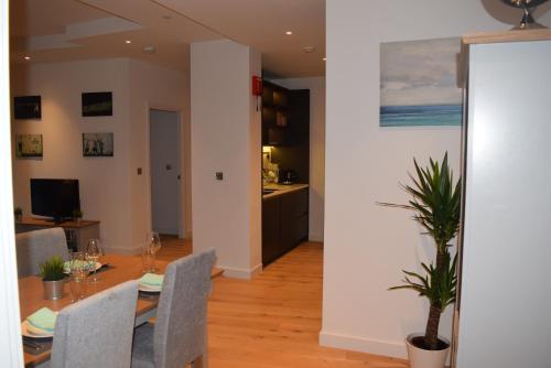 London City Island 3 Bedroom Luxury Apartments, Canary Wharf, E14, Londýn (fotografie 7)