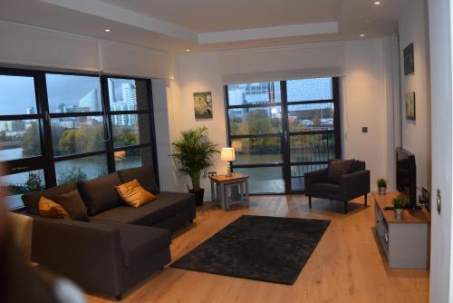 London City Island 3 Bedroom Luxury Apartments, Canary Wharf, E14, Londýn