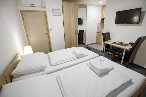 Hostel Mali Pariz - image 8
