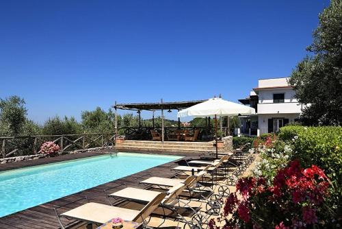  Torca Apartment Sleeps 6 Pool Air Con WiFi, Pension in Torca