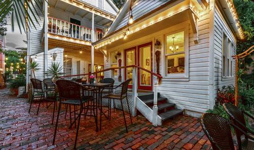 44 Spanish Street Inn (Adults only) Located in Historic District, 44 Spanish Street Inn is a perfect starting point from which to explore St. Augustine (FL). The property offers guests a range of services and amenities designed to provi