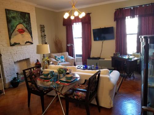 Cozy Fully Furnished Apartment Near Prospect Park & Public Transport