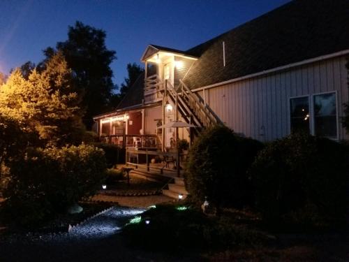Lake Ontario Motel & Inn - image 5