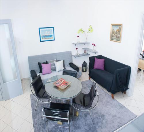  Pearl place,120m² private house (3-bedrooms) in Piräus