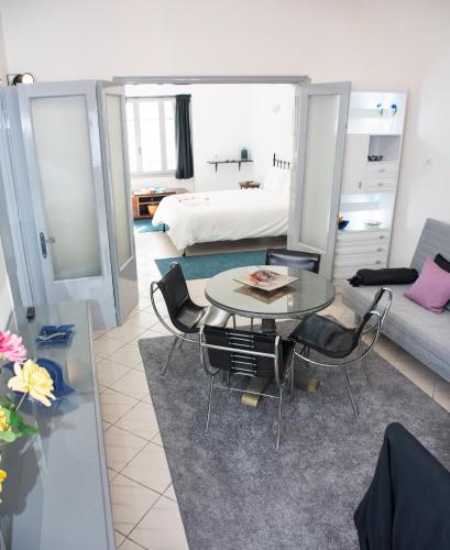  Pearl place,120m² private house (3-bedrooms), Unterkunft in Piräus