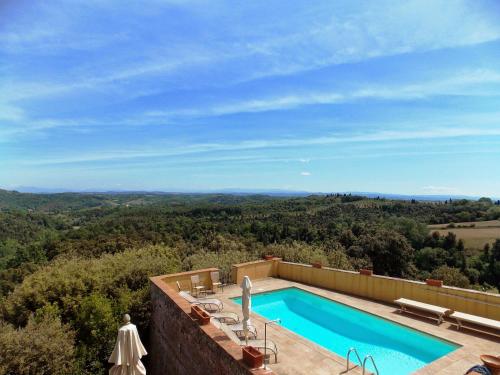  Collegalli Villa Sleeps 10 Pool WiFi, Pension in Collegalli