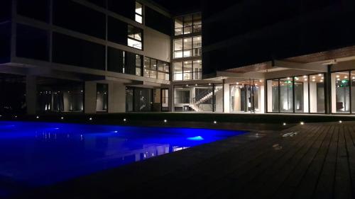 Puerto del Aguila Departamentos sobre el Lago - The View Luxury Aparts