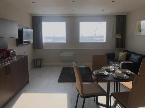 คีย์ อพาร์ตเนต์ คลาเรนซ์ เฮาส์ (Quay Apartments Clarence House) in นิวพอร์ต