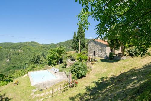  Castagneto Carducci Villa Sleeps 10 Pool WiFi, Pension in San Godenzo