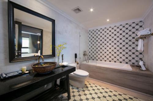 room detail thumbnail 2