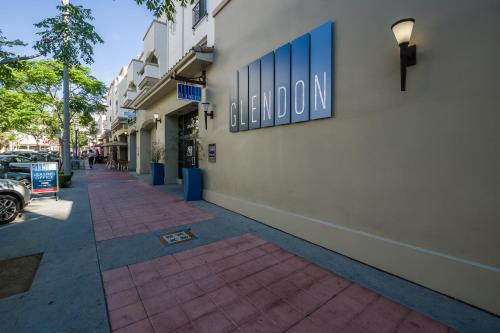 The Westwood Apartment 2 Bedroom 2Bath - image 9