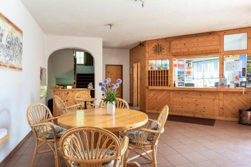 Hotel Gravas Lodge - image 8