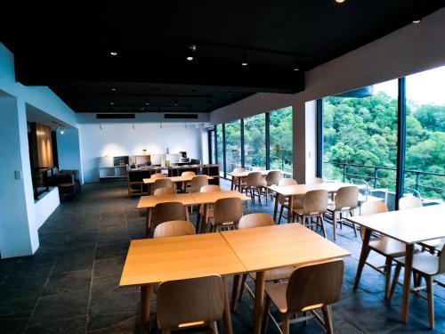 Shared lounge/TV area, Dayspring Inn in Nangan