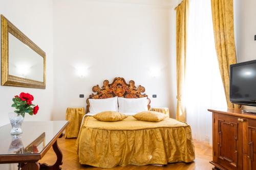 Charles Bridge Palace - image 11