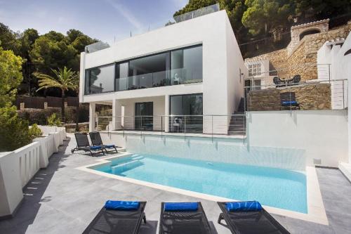 Aduanas Villa Sleeps 8 Pool Air Con WiFi gîte à louer Aduanas