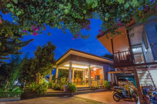Fantasy Hill Bungalow – Karon Beach, WY