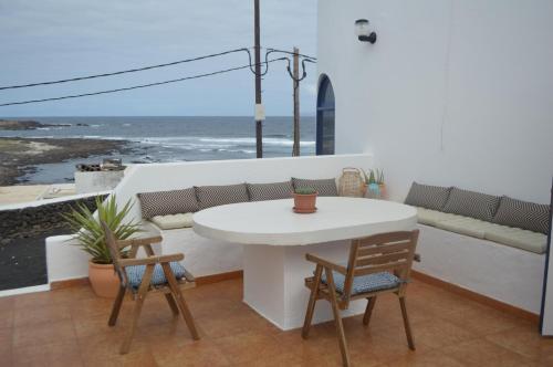Casa Cabrera - 2 apartamentos con vistas al mar