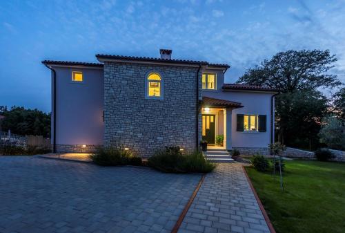 Modern Villa Vesna with Private Pool