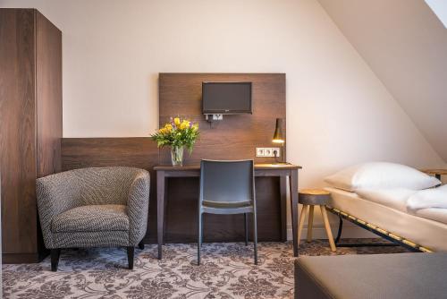 Signature Hotel Astoria - image 3