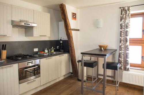 B&B Ferme de Leuze Rustieke Gites nabij Durbuy, eigen laadpalen in Somme-Leuze