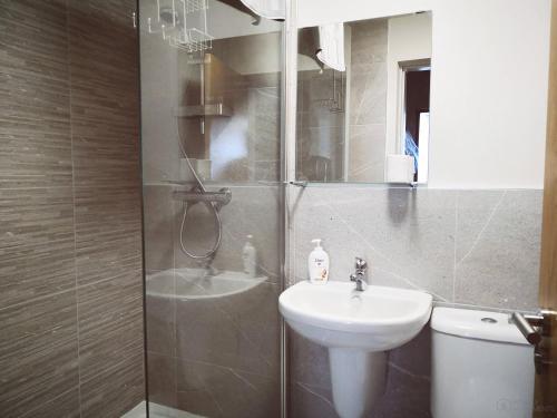 Homely Serviced Apartments - Figtree - image 10