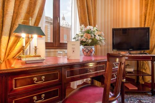 Residenza Paolo VI Hotel