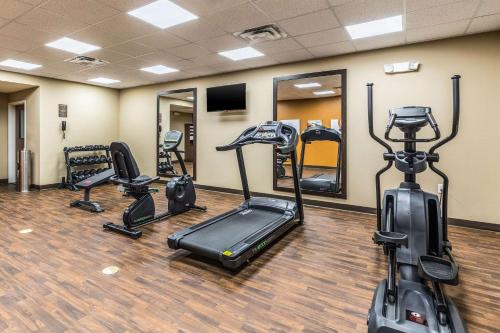 Fitness center, Comfort Suites in Channelview