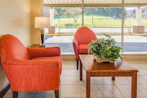 Econo Lodge Lexington Downtown near I-81 in Lexington, USA