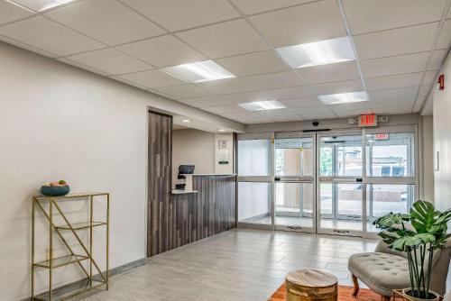 Quality Inn Bucyrus North - image 5