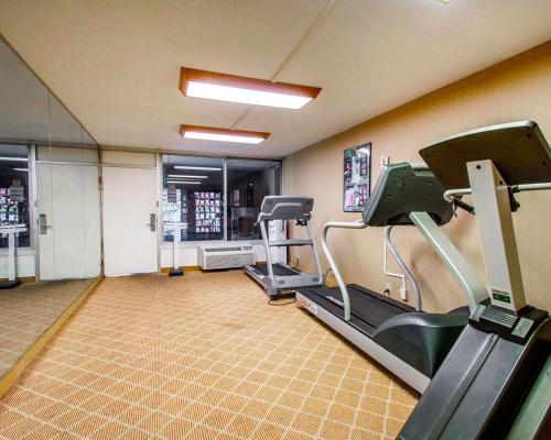 Clarion Inn & Suites Dothan South - image 8
