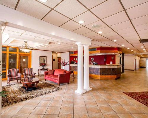 Clarion Inn & Suites Dothan South