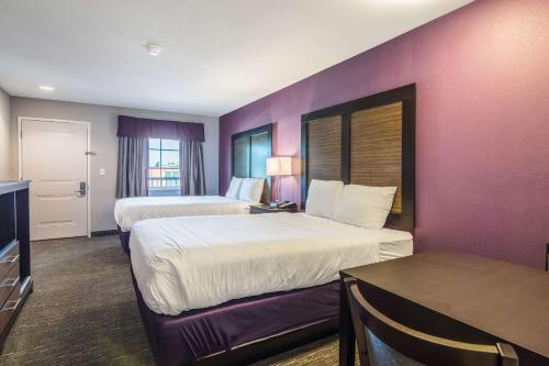 Econo Lodge Inn & Suites North Little Rock near Riverfront in North Little Rock, USA