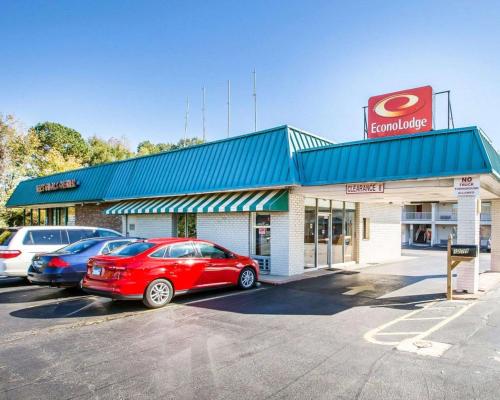 Econo Lodge in McDonough, USA
