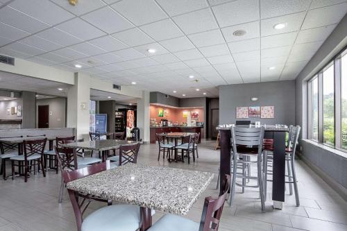 Étterem, Quality Inn Holly Springs South in Holly Springs