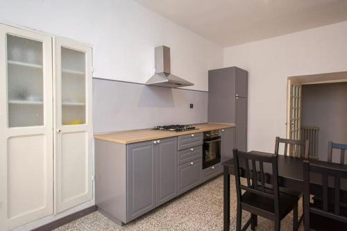  Casa Carducci - Spacious historical home close to the beach in Imperia