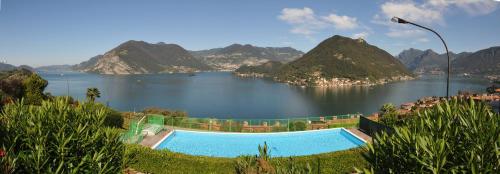 Swimming pool, Lake View 34 in Sulzano