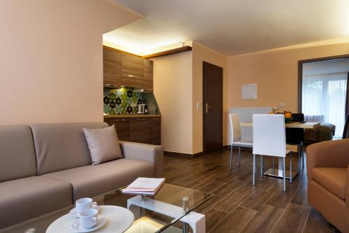 3 bedrooms, 4 beds
