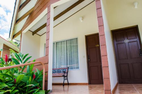 Hotel Eco Arenal Set in a prime location of La Fortuna, Villas Eco Arenal puts everything the city has to offer just outside your doorstep. Both business travelers and tourists can enjoy the hotels facilities and ser