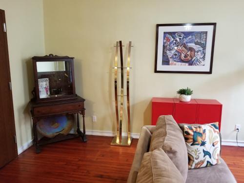 Spacious Fully Furnished Harlem Apartment Near Morningside Park