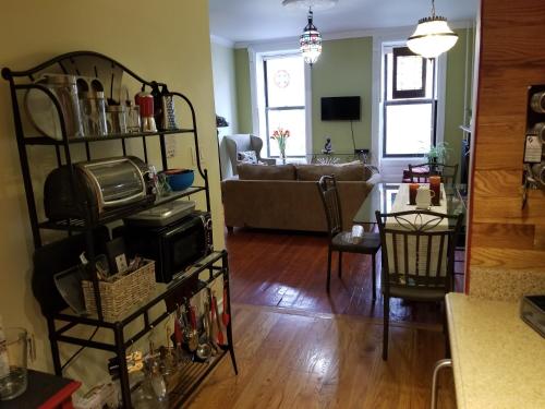 Spacious Fully Furnished Harlem Apartment Near Morningside Park in New York, USA