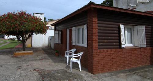 2 bedrooms, 4 beds