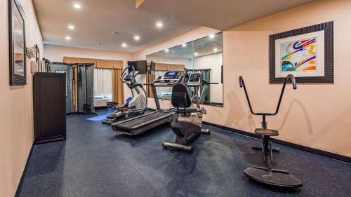Best Western Plus - Wendover Inn - image 2
