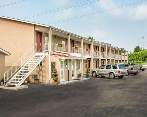 Econo Lodge Franklin - main image