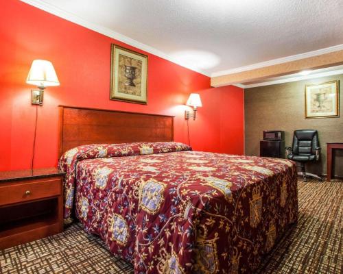 Rodeway Inn in Paterson, USA