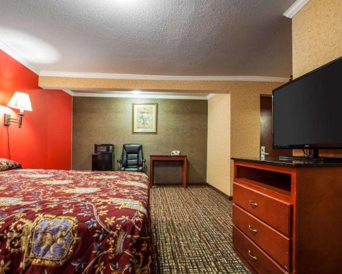 Rodeway Inn in Paterson, USA