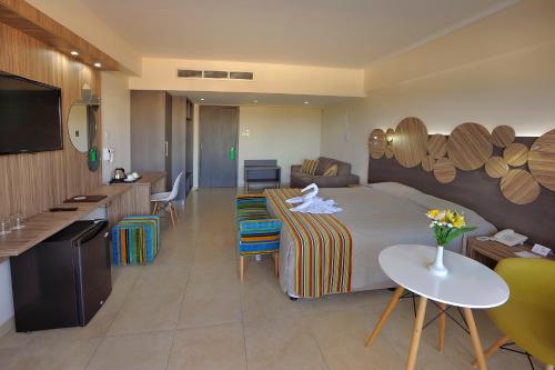 Nelia Beach Hotel & Spa